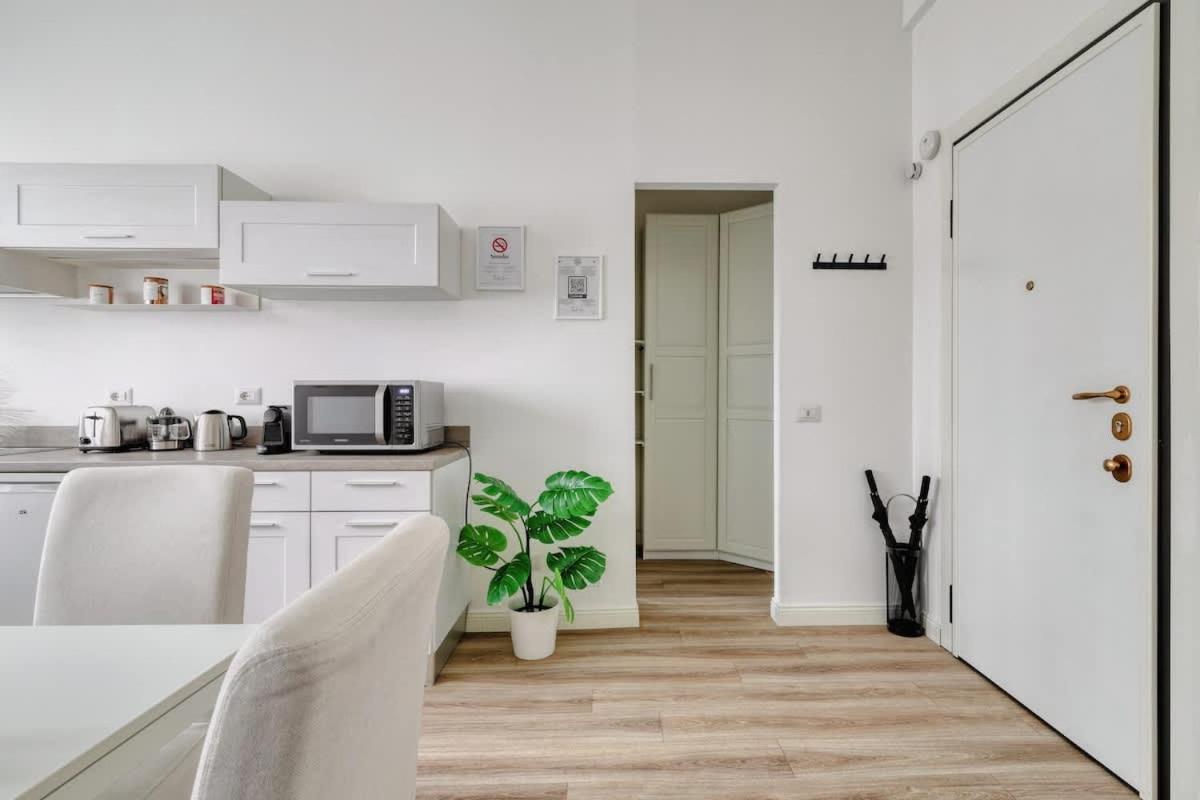 Oasis Suite - Subway 50 Meters Just 5 Minutes From Duomo Milan Exterior photo